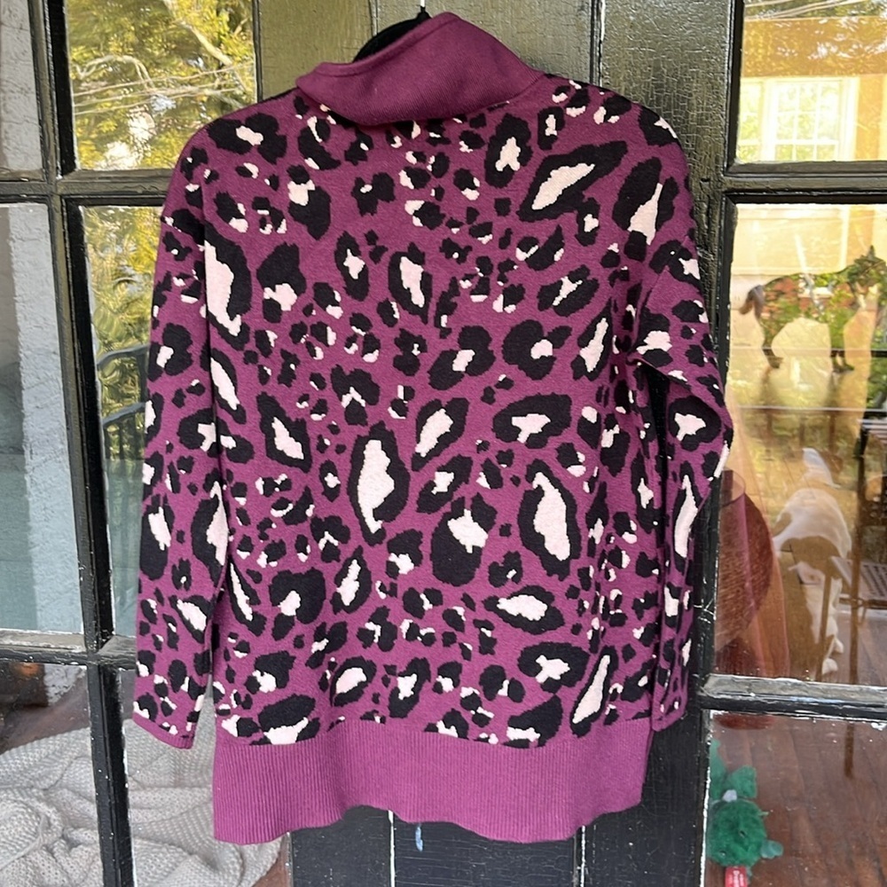 Lou & Grey Leopard Print Drawstring Turtle Neck Sweater Size Small - Picture 8 of 8